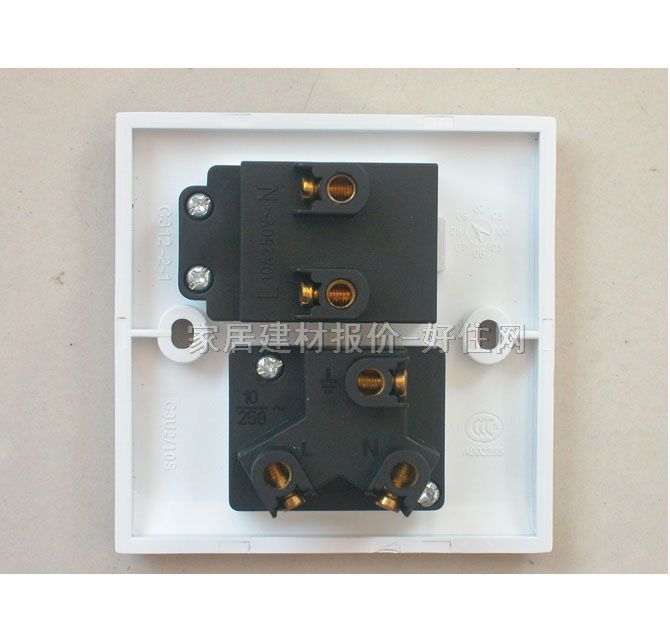 松本強(qiáng)電插座面板 C32 二二三極 白色