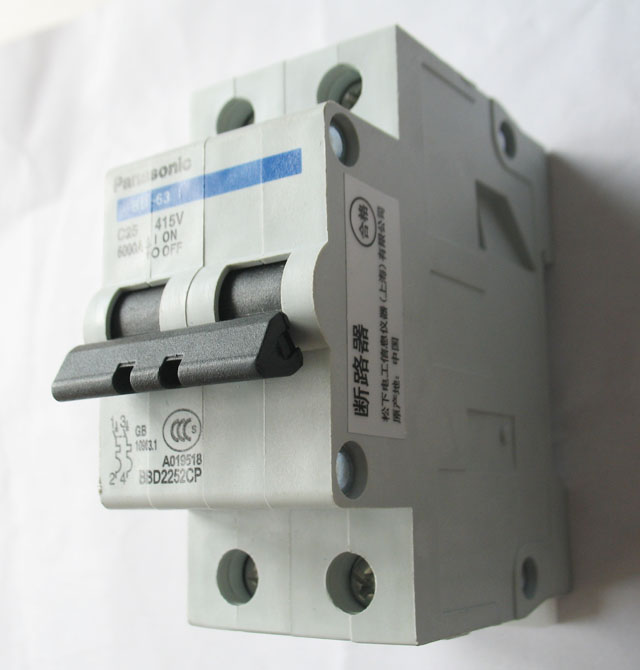 ����·��\�՚��_(k��i)�P(gu��n) BD-63 C25 415V 2P 25A �՚��_(k��i)�P(gu��n)���ܚ���·����