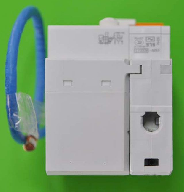 施耐德斷路器\空氣開(kāi)關(guān) EA9RN1C1030C 1P+N 10A 剩余電流動(dòng)作斷路器