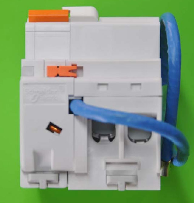 施耐德斷路器\空氣開關(guān) EA9RN1C1630C 1P+N 16A 剩余電流動作斷路器