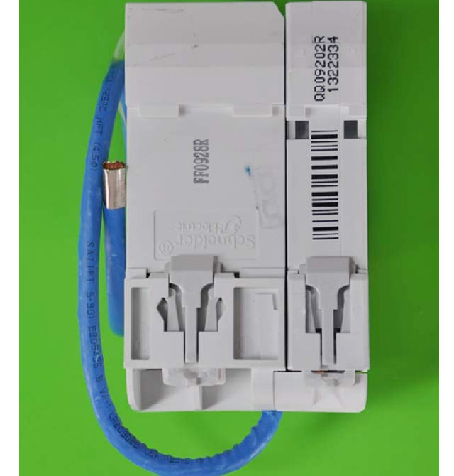 施耐德斷路器\空氣開關(guān) EA9RN1C1630C 1P+N 16A 剩余電流動作斷路器