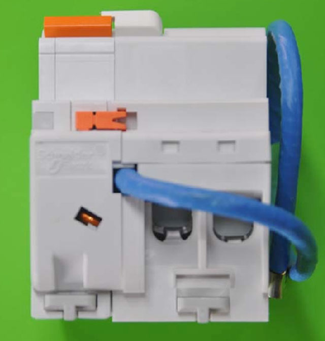 施耐德斷路器\空氣開關(guān) EA9RN1C2530C 1P+N 25A 剩余電流動作斷路器