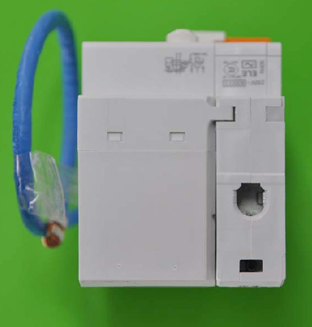 施耐德斷路器\空氣開關(guān) EA9RN1C2530C 1P+N 25A 剩余電流動作斷路器