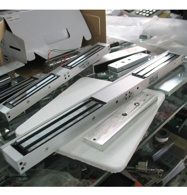 鑫龍盛SONOS玻璃門鎖 雙聯(lián)磁力鎖(明裝) 89030