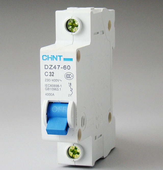 正泰斷路器\空氣開關(guān) DZ47-60 C32 1P 32A 空氣開關(guān)(塑殼斷路器)