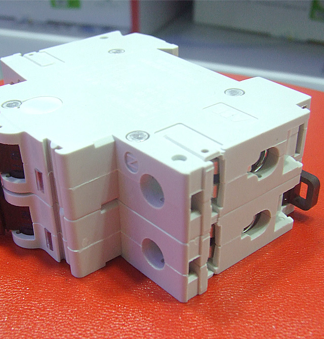 ABB��·��\�՚��_(k��i)�P(gu��n) GS261 C20 1P+N 20A �՚��_(k��i)�P(gu��n)���ܚ���·����