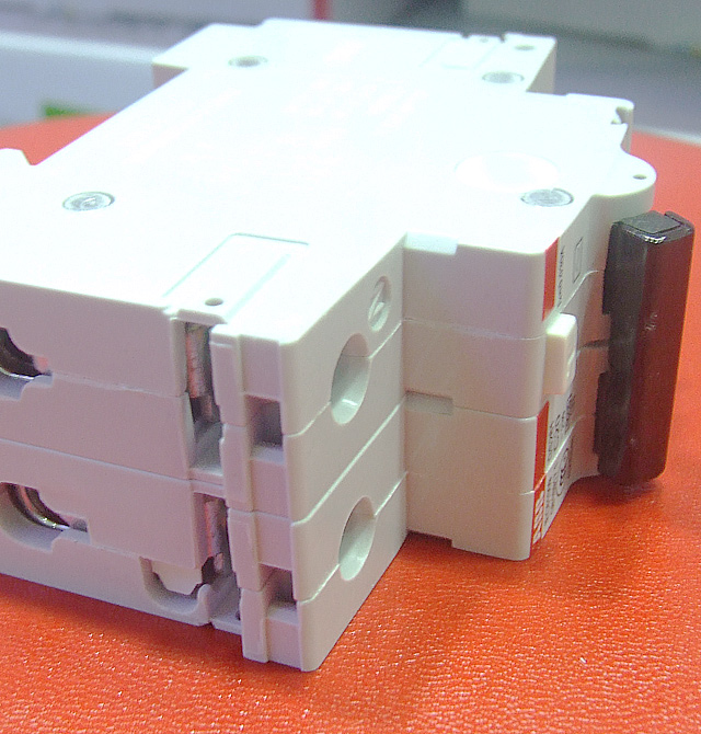 ABB��·��\�՚��_(k��i)�P(gu��n) GS261 C20 1P+N 20A �՚��_(k��i)�P(gu��n)���ܚ���·����