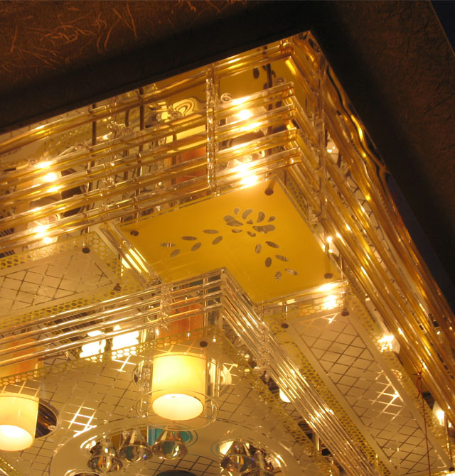 普賽特吸頂燈 客廳吸頂燈8030(帶mp3和投光機(jī)) 方形 1000mm×800mm×250mm高 大型奢華風(fēng)格 白底帶金黃水晶玻璃