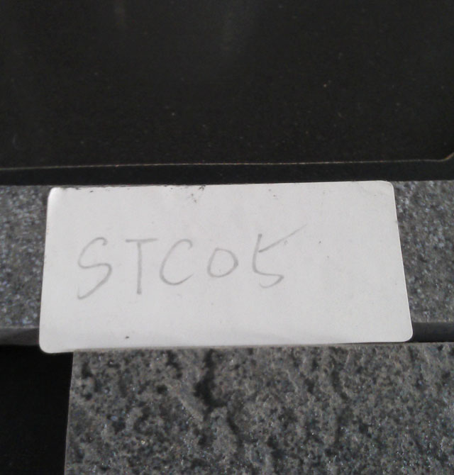 莎菲馬賽克 馬賽克STC05長形條紋 長300mm×寬30mm+長80mm×寬10mm×厚6mm 玻璃+石材 不規(guī)則 灰色拼花
