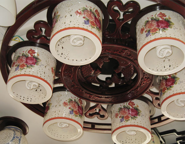 JDSJ吸頂燈 古典木架客廳吸頂燈1019-6 圓形 Φ1000mm 古典傳統(tǒng)風(fēng)格 白底帶圖案玻璃