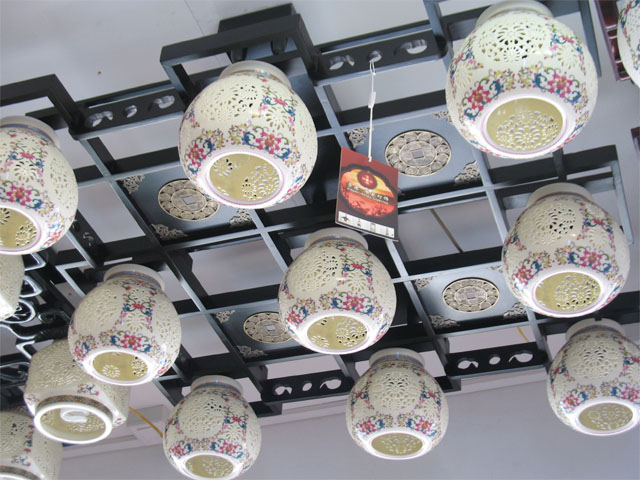 JDSJ吸頂燈 古典木架客廳吸頂燈1001-9 方形 1200mm×1200mm 古典傳統(tǒng)風(fēng)格 白底帶圖案玻璃