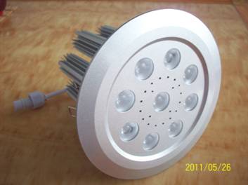 �컨�� 27��LED�컨���׹� ��135�� �X��ɫ���߹� 180�� ������Դ MR8