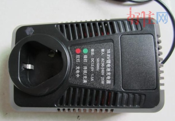 ���D����@����� 10.8V�늳س���� 12.6V