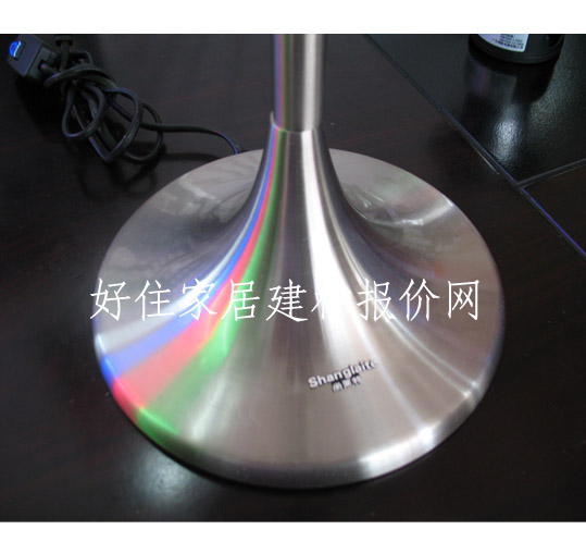 尚萊特臺燈 5136 高未知cm 簡約風(fēng)格 亞克力燈罩 金屬燈架