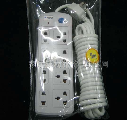 秋葉原電源轉(zhuǎn)換器/插排板 YF-1728 4×三極 有線 帶開關(guān) 5米