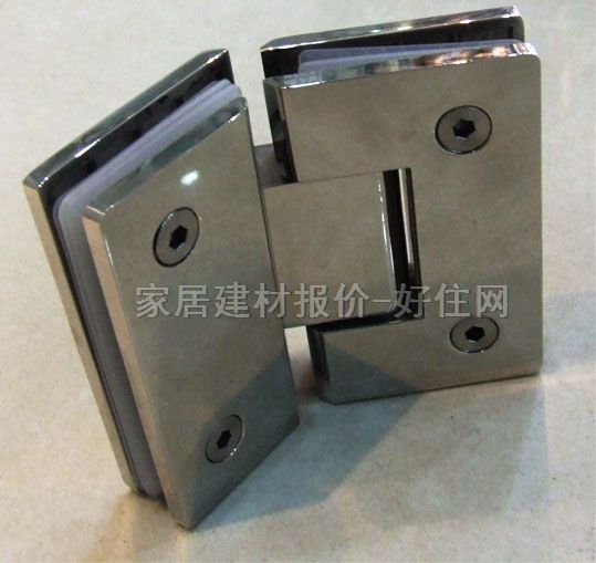 �����T���ԡ�ҊA б߅ �R�� 135��