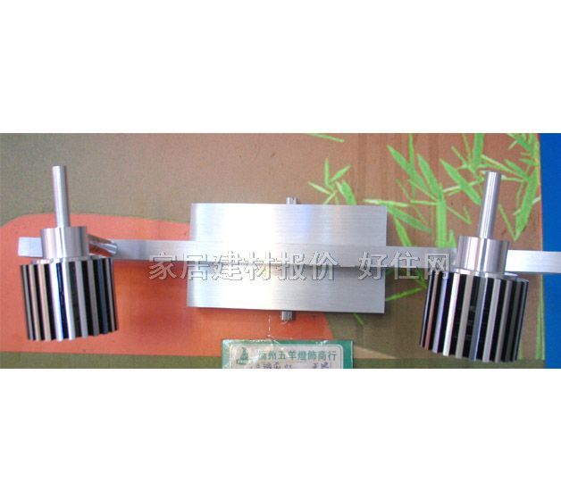 三立鏡前燈 350×140mm SA201#二頭 花式造型 金屬材質(zhì) 銀白色 節(jié)能燈