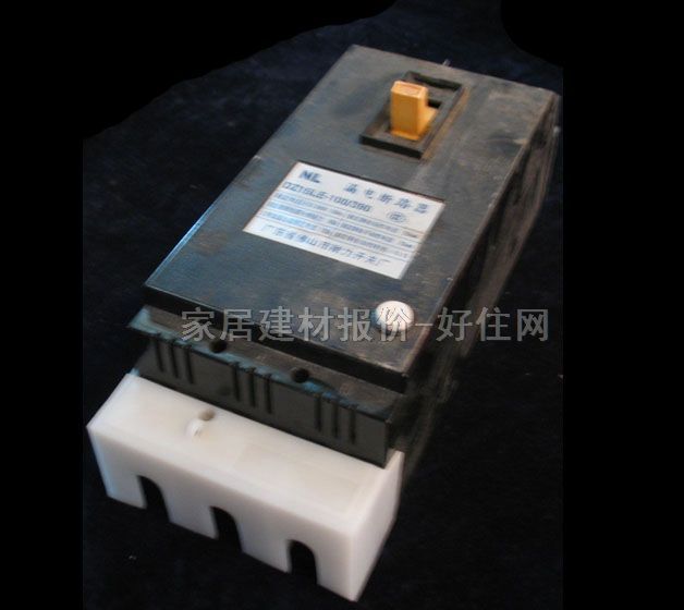 大地斷路器\空氣開關(guān) DZ15LE-100/390 1P 100A 漏電斷路器