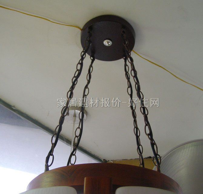 華燈吊燈 5177/4 金屬燈架+磨砂玻璃燈罩 傳統(tǒng)復(fù)古風(fēng)格 白色