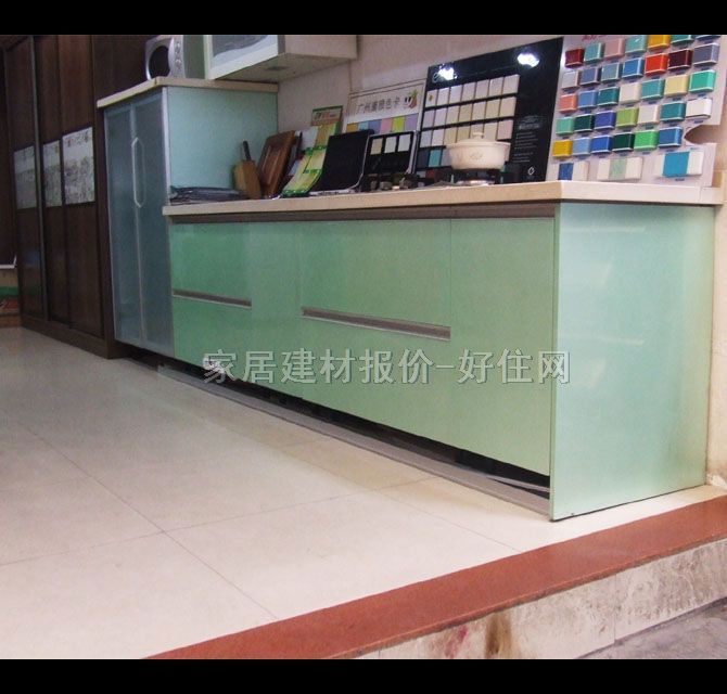 �N���ع� �\�Gɫ ˮ����