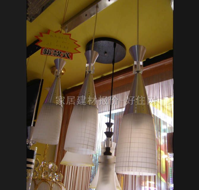 開心吊燈 1702 金屬燈架+工藝玻璃燈罩 現(xiàn)代流行風(fēng)格 白色