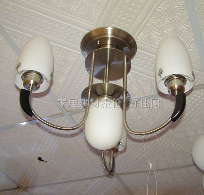 卡羅吊燈 6001/3+1 金屬燈架+磨砂玻璃燈罩 現(xiàn)代流行風(fēng)格 Φ300mm 白色