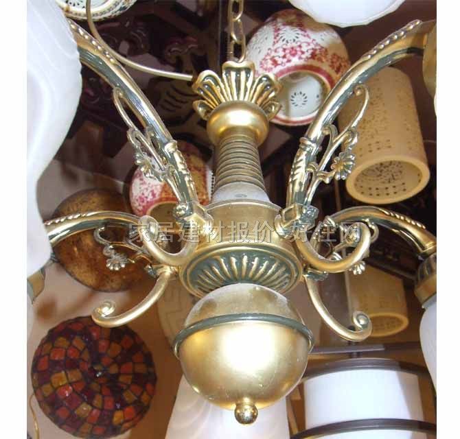 易美達吊燈 226/5 金屬燈架+磨砂玻璃燈罩 現(xiàn)代流行風(fēng)格 白色