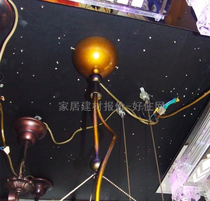 美佳吊燈 H0304/1 金屬燈架+工藝玻璃燈罩 現(xiàn)代流行風格 800×200mm 白色