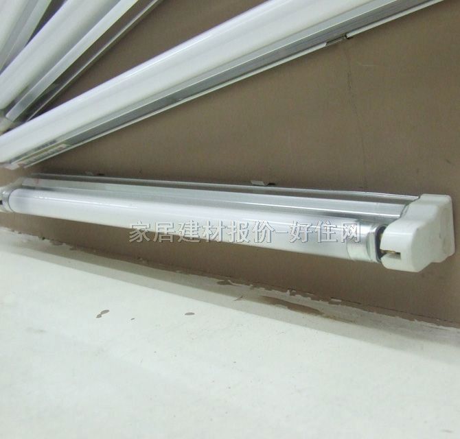 尖鋒日光燈光源 T5/一體化連支架 21W