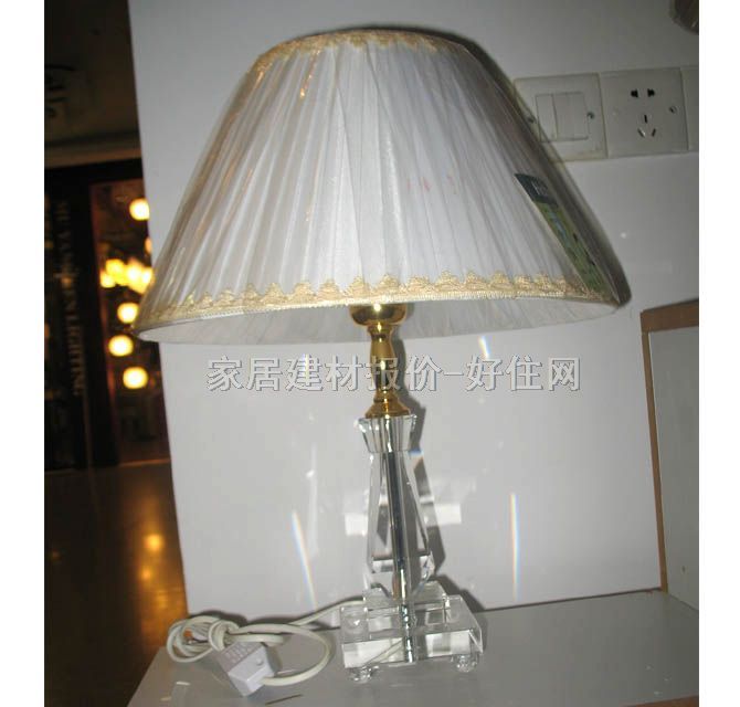 百棟臺燈 036 高未知cm 現(xiàn)代流行 布藝燈罩 玻璃燈架